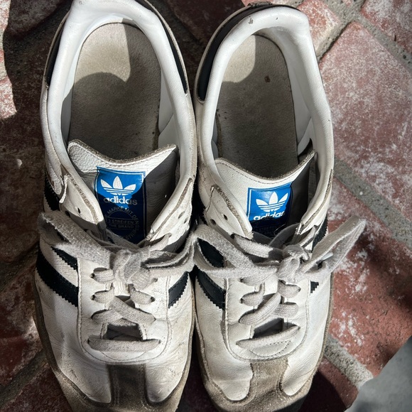 2 pairs!  Adidas Samba & Addidas superstars - Picture 4 of 12